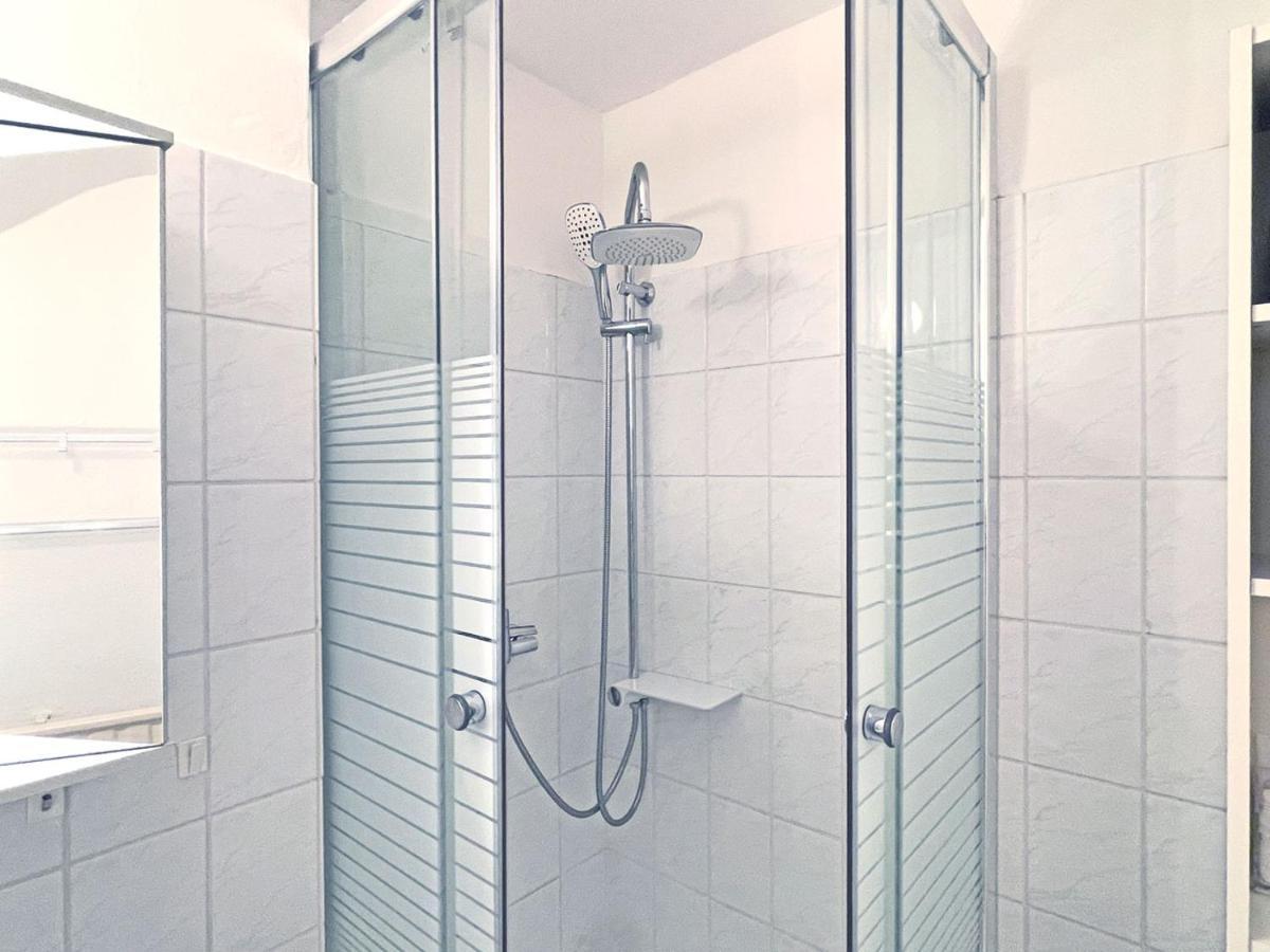 Ferienwohnung Koeln-Poll ภายนอก รูปภาพ